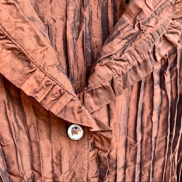 Agora Crinkled Silky Brown Top Crystal Buttons Size PL NWOT - Picture 4 of 8